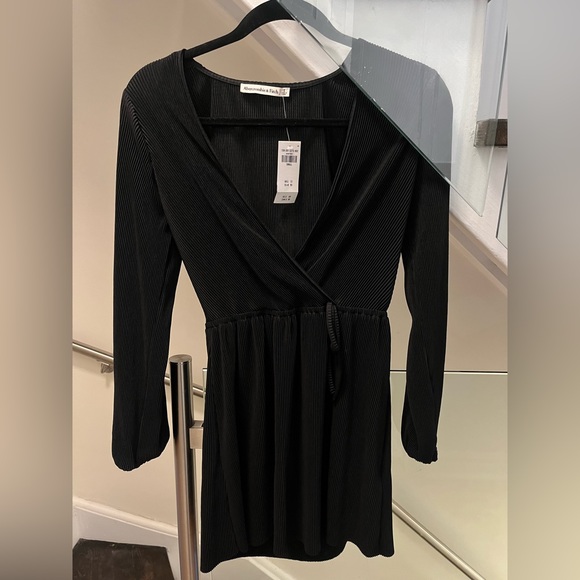 NWT- A&F Satin Plisse Wrap Dress - Picture 2 of 5